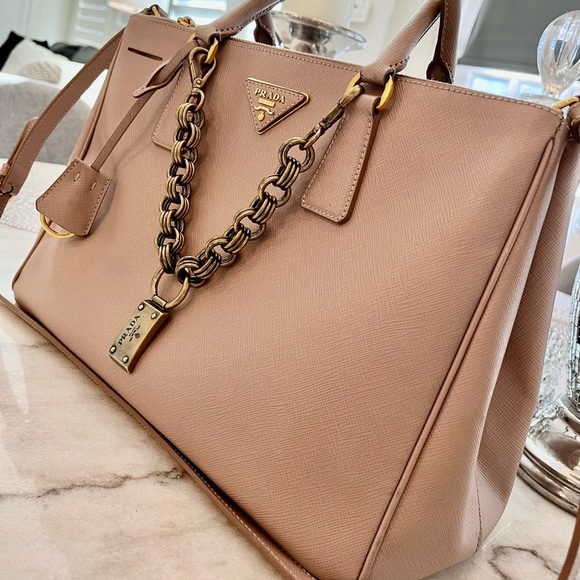 PRADA BAG ❤️ - Picture 12 of 16